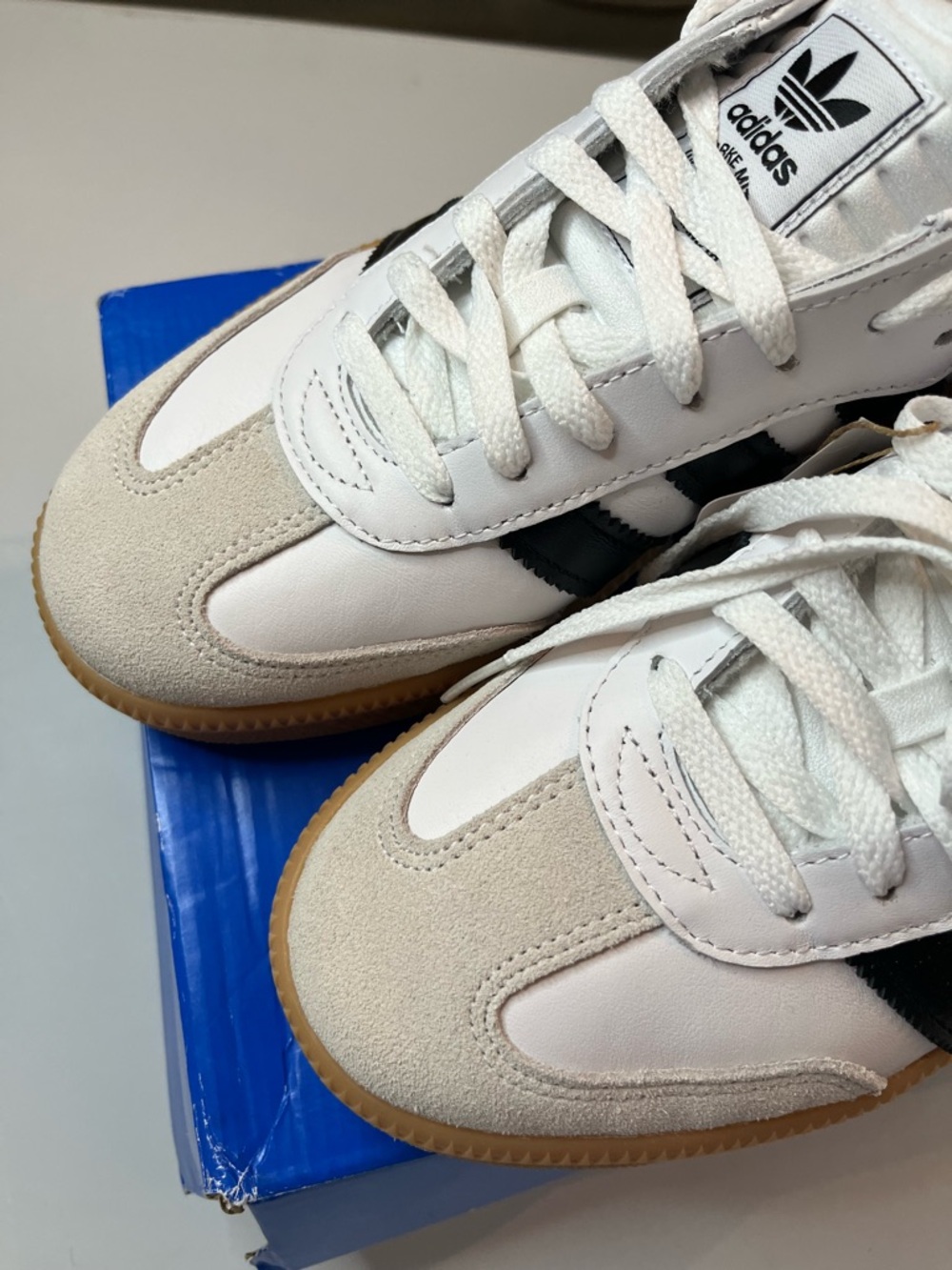 Adidas Samba White Black Gum Athletic Shoes - Picture 2 of 3